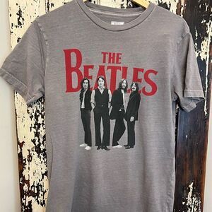 Unisex 2009 Tailgate The Beatles size small T-shirt.